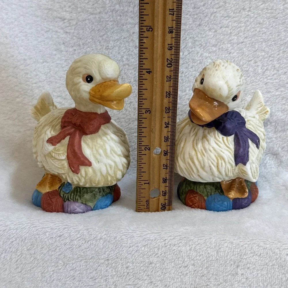 Vintage Duck Figurines Set of 2 Yarn Ball Base‎ Home Decor Shelf Display